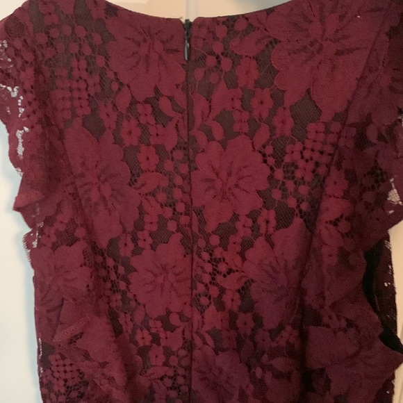 Lulus red lace dress formal. Size Small never worn - Picture 3 of 7